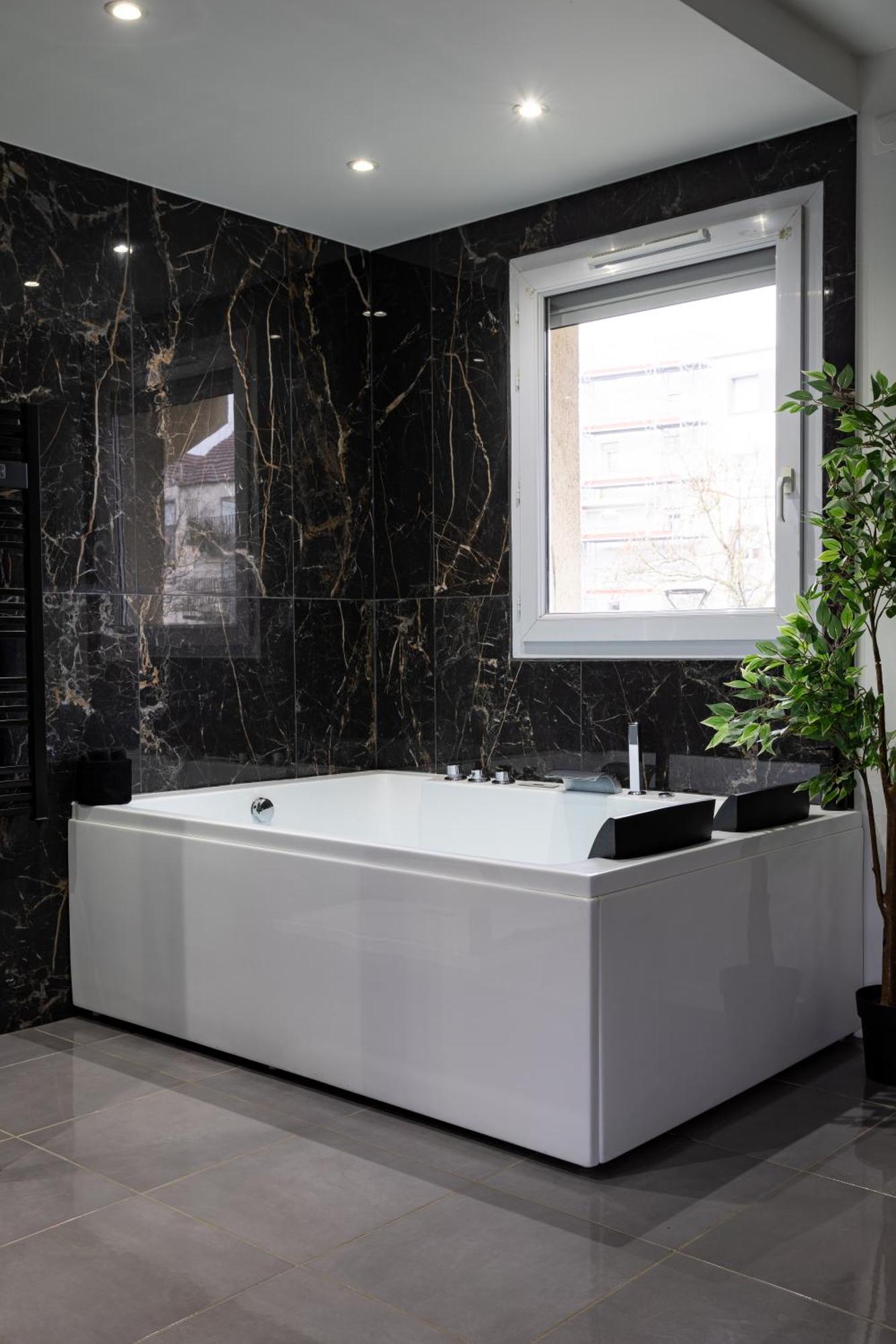 Evasion Romantique Avec Jacuzzi Savigny-le-Temple Exterior foto